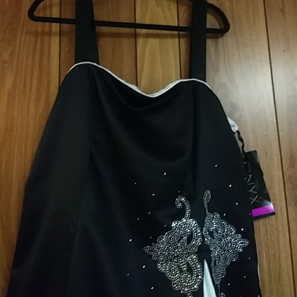 Dress - Picture 2 of 6